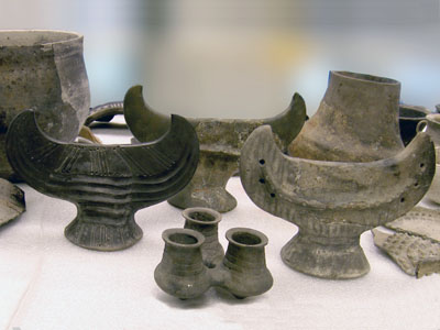 Late Bronze Age sculptures called 'moon horns'